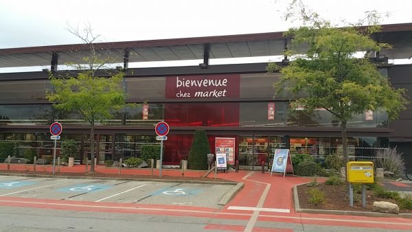 Location véhicule carrefour Market Saint-Denis-les-Bourg