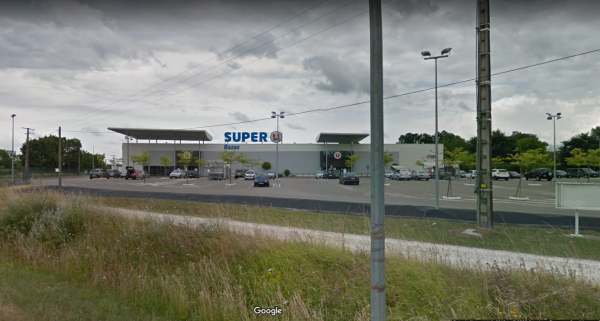 Super U Location Bazas
